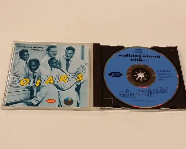 CD - THE SOLITAIRES - WALKING ALONG WITH