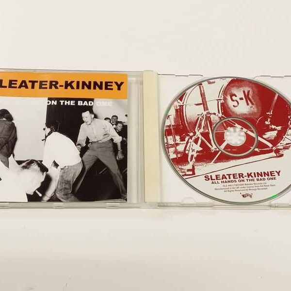 CD - SLEATER-KINNEY - ALL HANDS ON THE BAD ONE