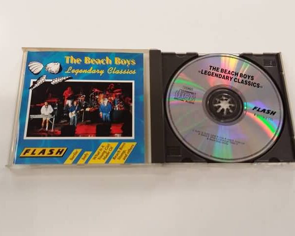 CD - THE BEACH BOYS - LEGENDARY CLASSICS