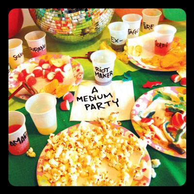 CD - Various - A Medium Party