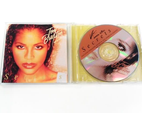 CD - TONI BRAXTON - SECRETS