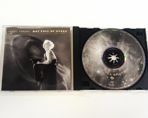 CD - CYNDY LAUPER - HAT FULL OF STARS